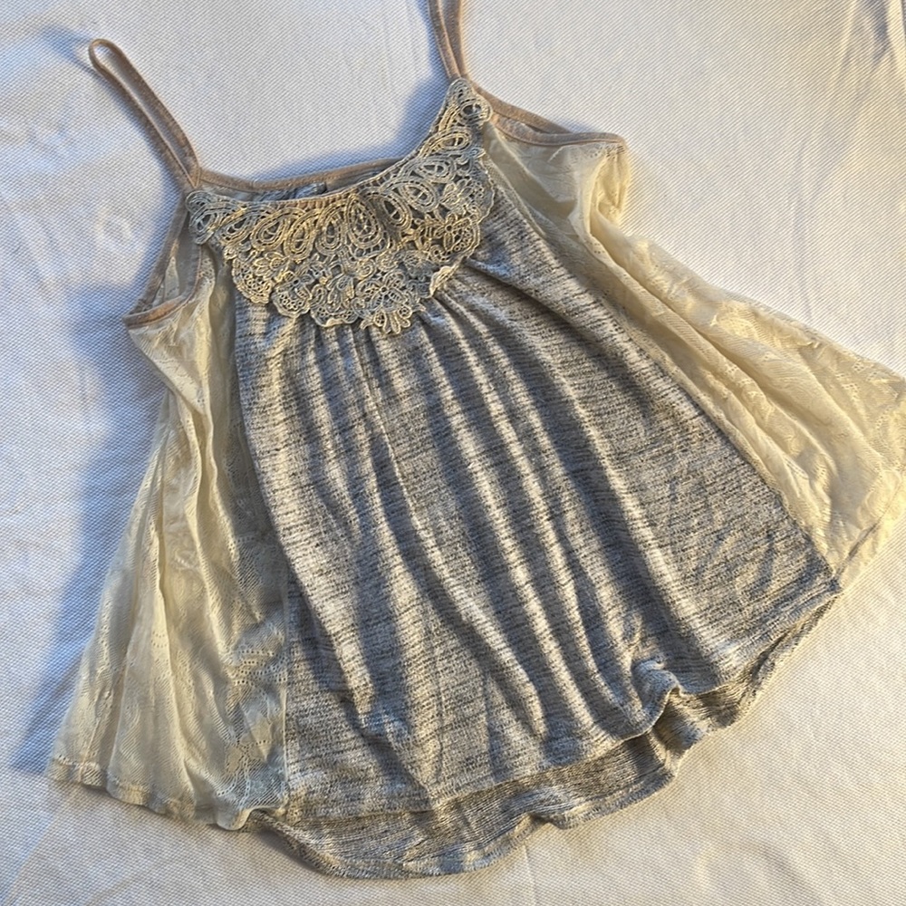 Daytrip Gray and Cream Lace Detail Camisole size large